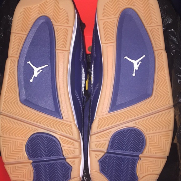 AIR JORDAN RETRO 4